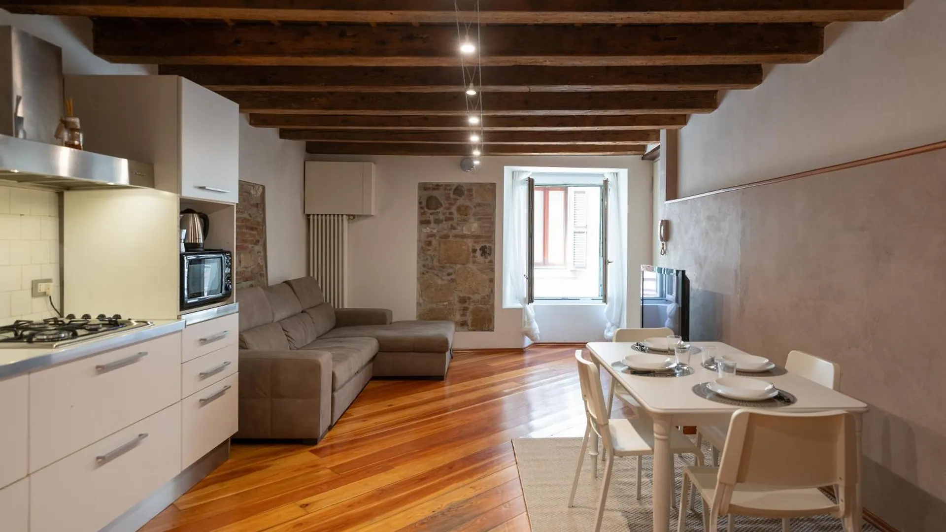 Appartamento Vicolo Cavalletto Verona Italy